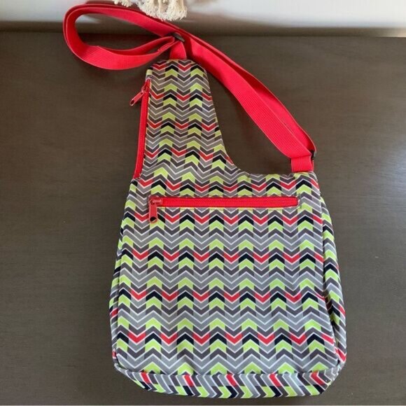 KAVU Seattle Sling Red Yellow Green Chevron Hiking Adventure Rope Bag - Picture 2 of 13